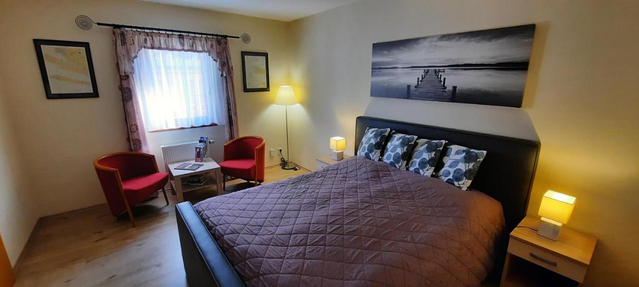 Pool Apartments Карлові Вари Екстер'єр фото